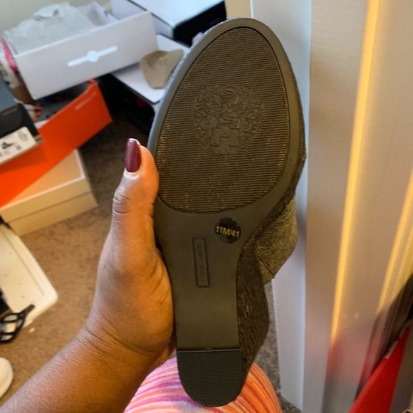 Shoes - Picture 4 of 4